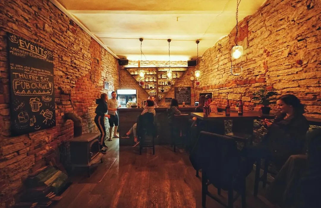 The Monks Bunk Hostel&Bar-1